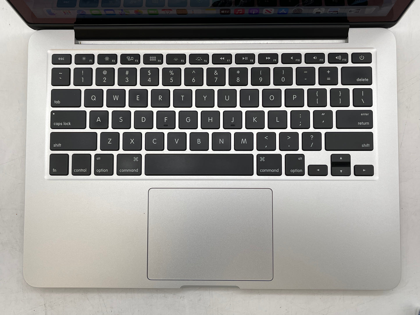 Apple 2015 MacBook Pro 13" Retina 2.7GHz i5 8GB RAM 256GB SSD - Excellent