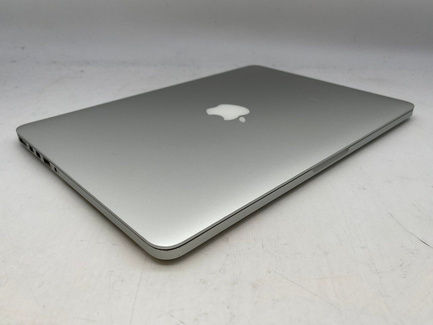 Apple 2015 MacBook Pro 13" Retina 2.7GHz i5 8GB RAM 256GB SSD - Excellent