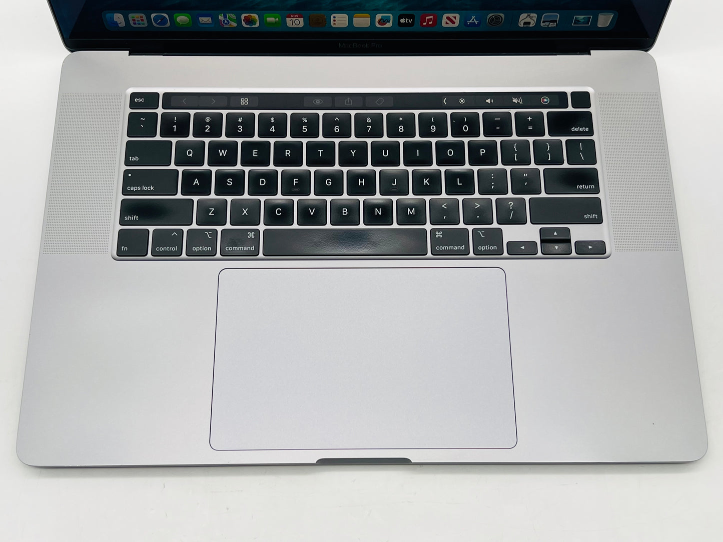 Apple 2019 16" MacBook Pro 2.6GHz i7 16GB RAM 512GB SSD RP5300M 4GB - Very Good