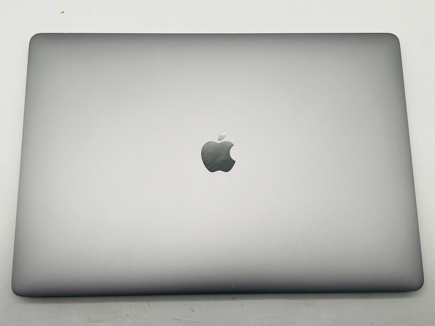 Apple 2019 16" MacBook Pro 2.6GHz i7 16GB RAM 512GB SSD RP5300M 4GB - Very Good