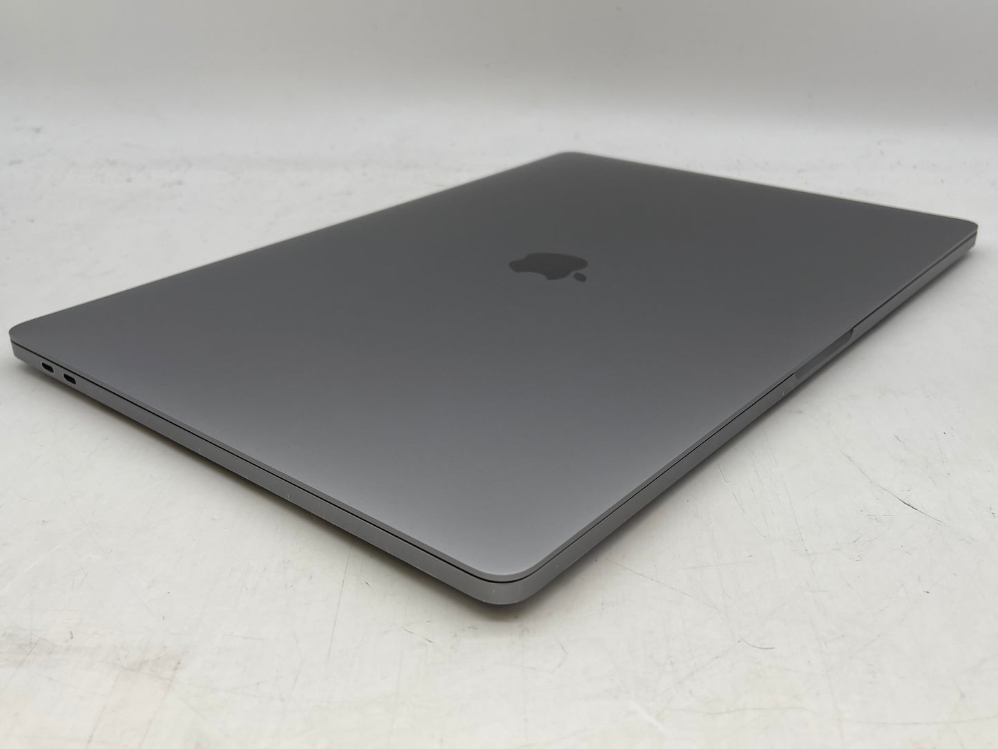 Apple 2019 16" MacBook Pro 2.6GHz i7 16GB RAM 512GB SSD RP5300M 4GB - Good