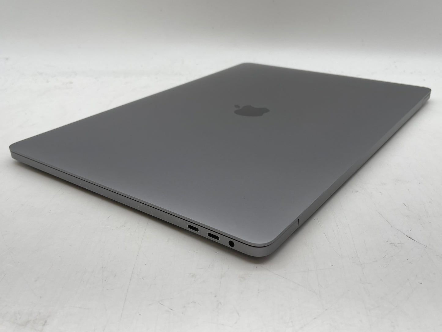 Apple 2019 16" MacBook Pro 2.6GHz i7 16GB RAM 512GB SSD RP5300M 4GB - Good