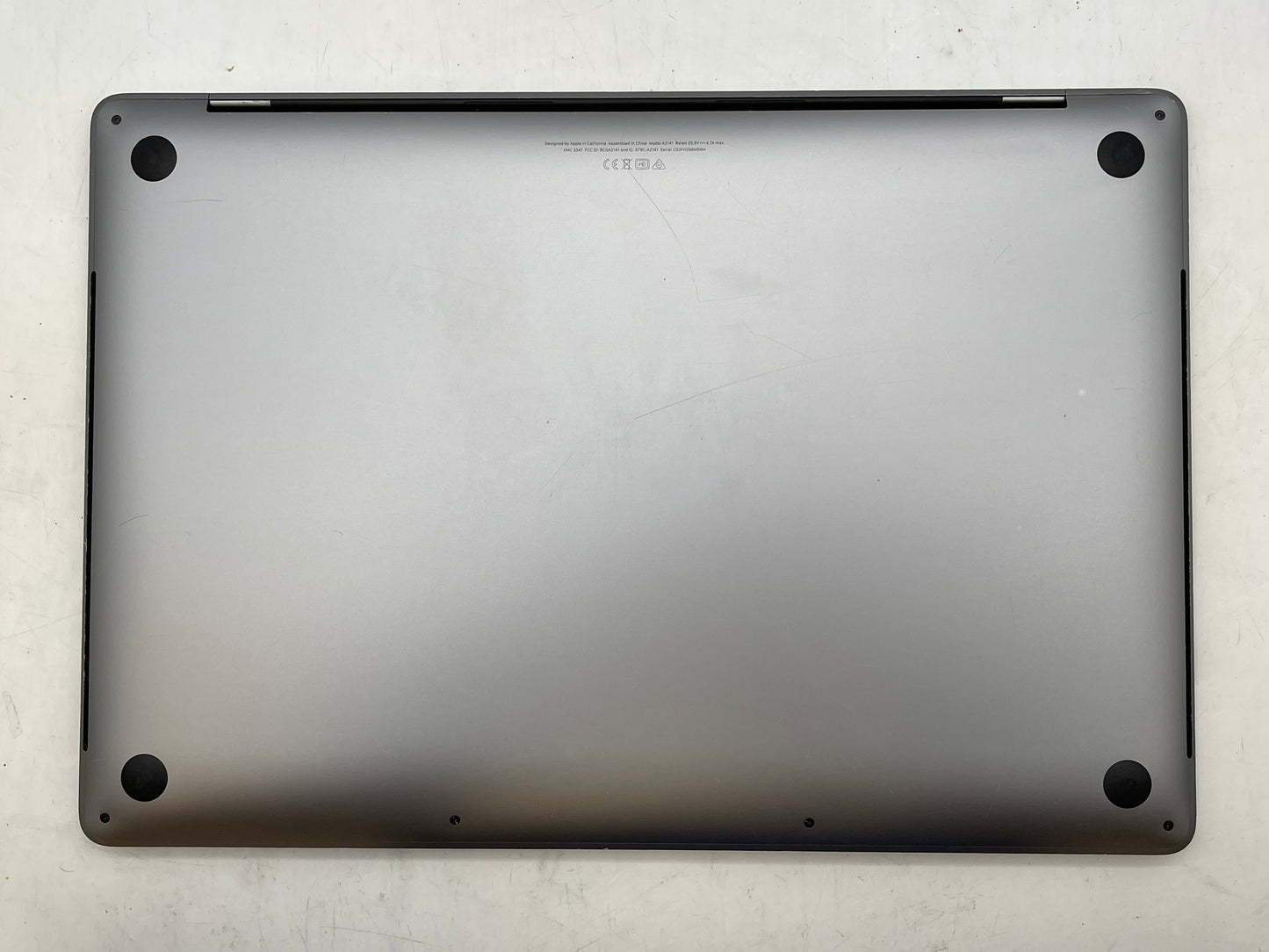 Apple 2019 16" MacBook Pro 2.6GHz i7 16GB RAM 512GB SSD RP5300M 4GB - READ