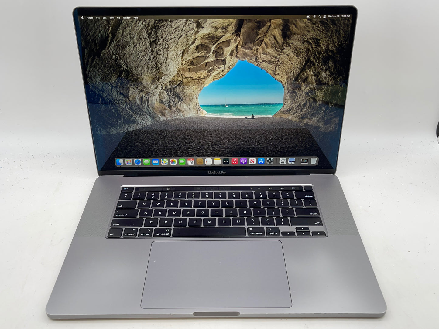 Apple 2019 16" MacBook Pro 2.6GHz i7 16GB RAM 512GB SSD RP5300M 4GB - READ