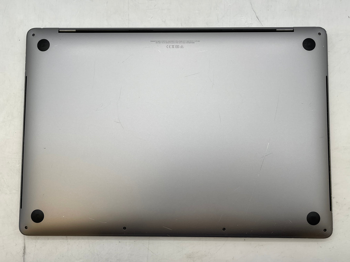 Apple 2019 16" MacBook Pro 2.6GHz i7 16GB RAM 512GB SSD RP5300M 4GB - READ