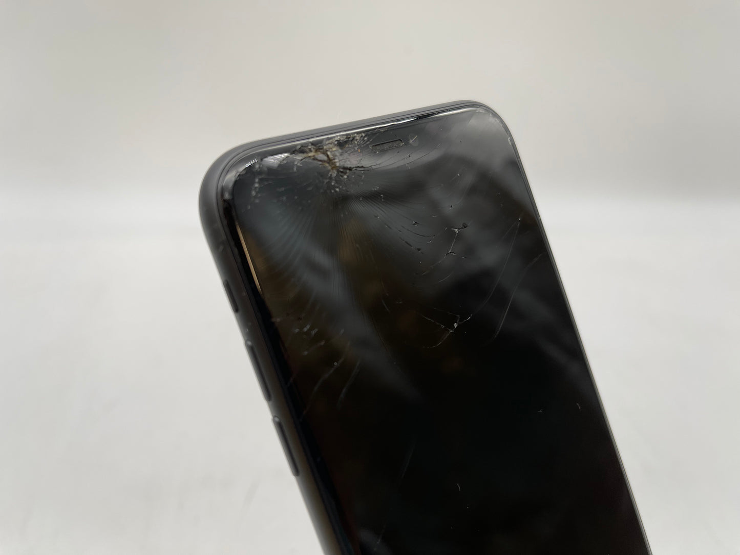 Apple iPhone 11 GSM/CDMA Unlocked 64GB "Black" - READ