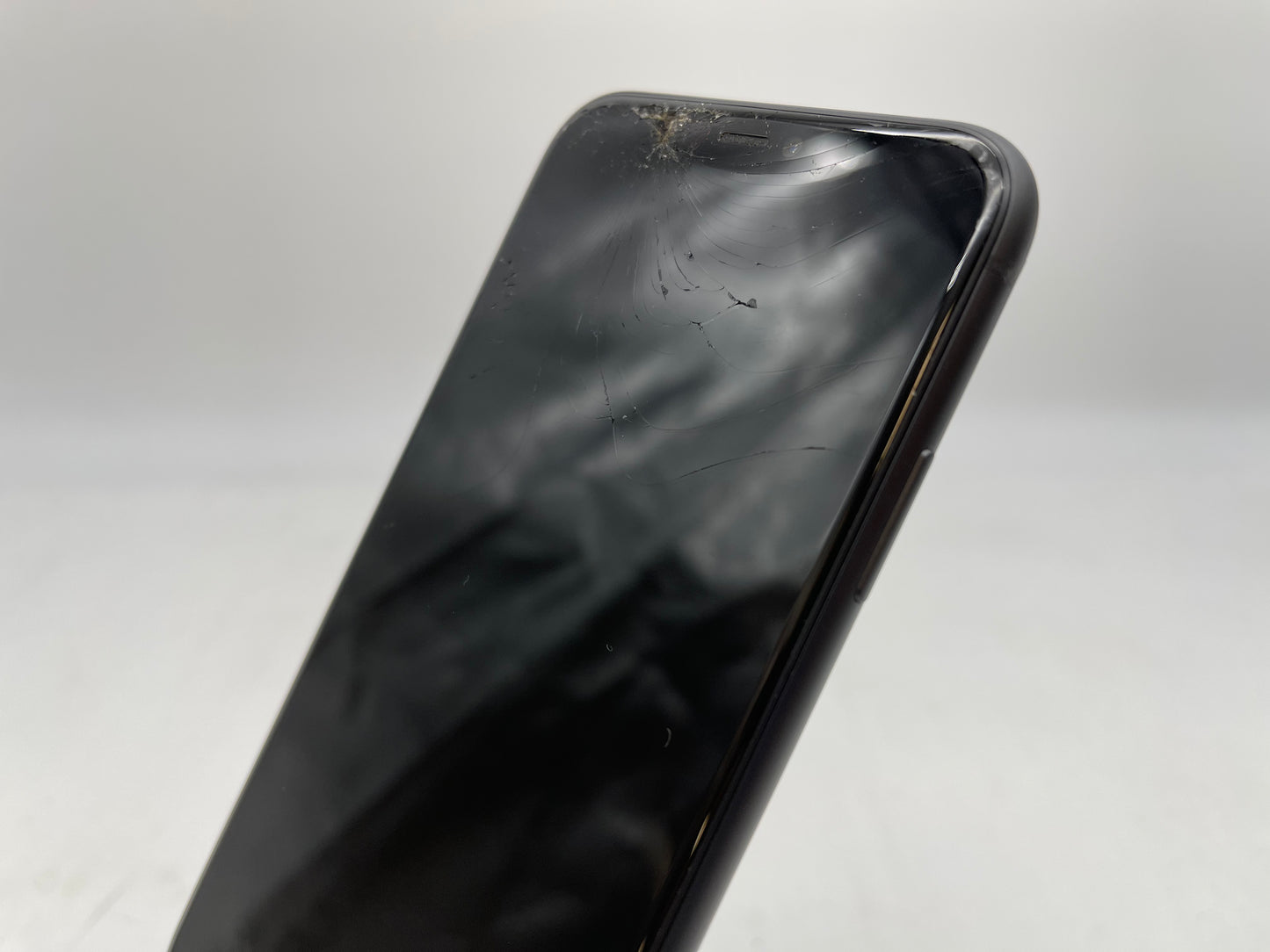 Apple iPhone 11 GSM/CDMA Unlocked 64GB "Black" - READ