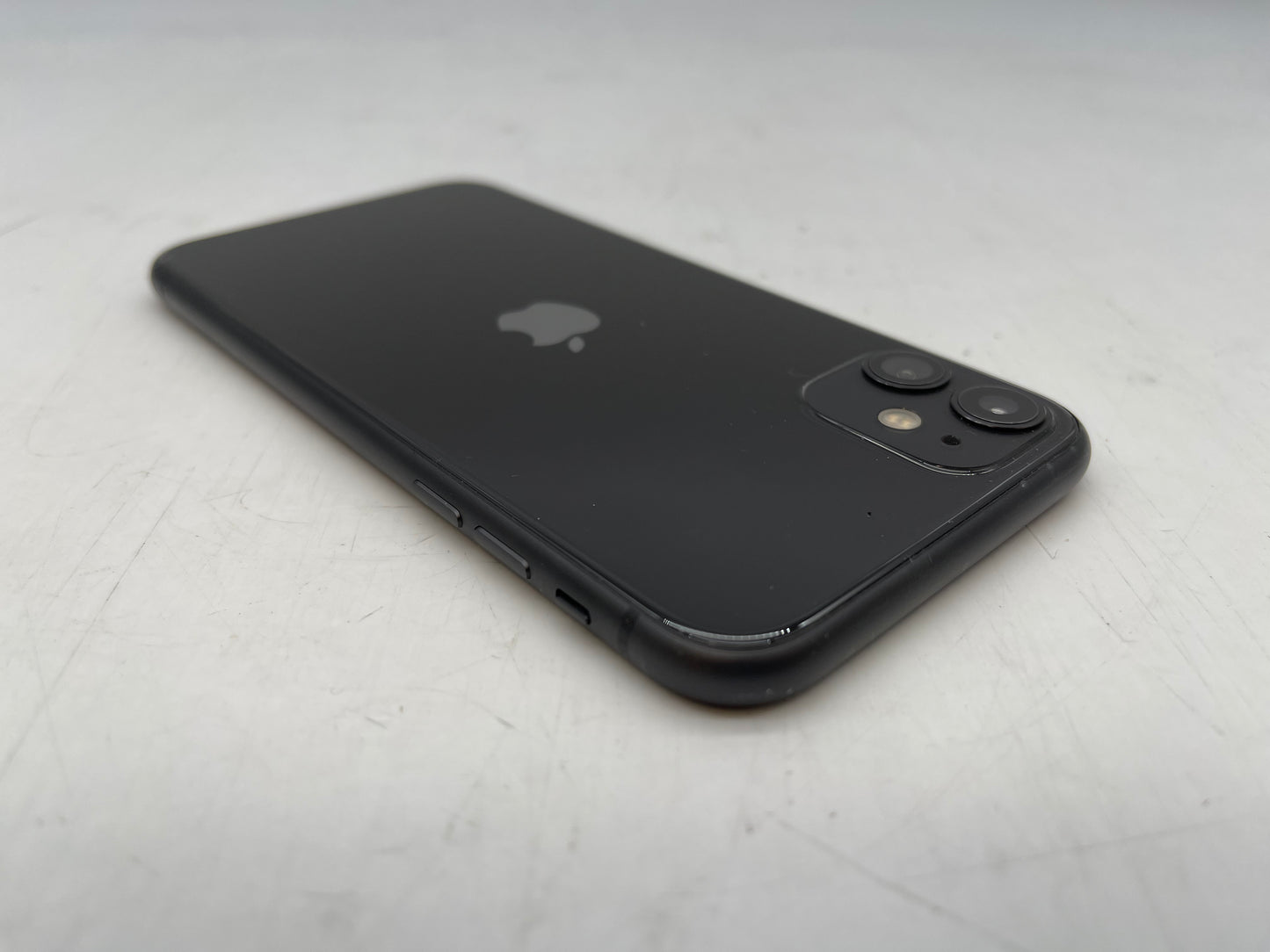 Apple iPhone 11 GSM/CDMA Unlocked 64GB "Black" - READ