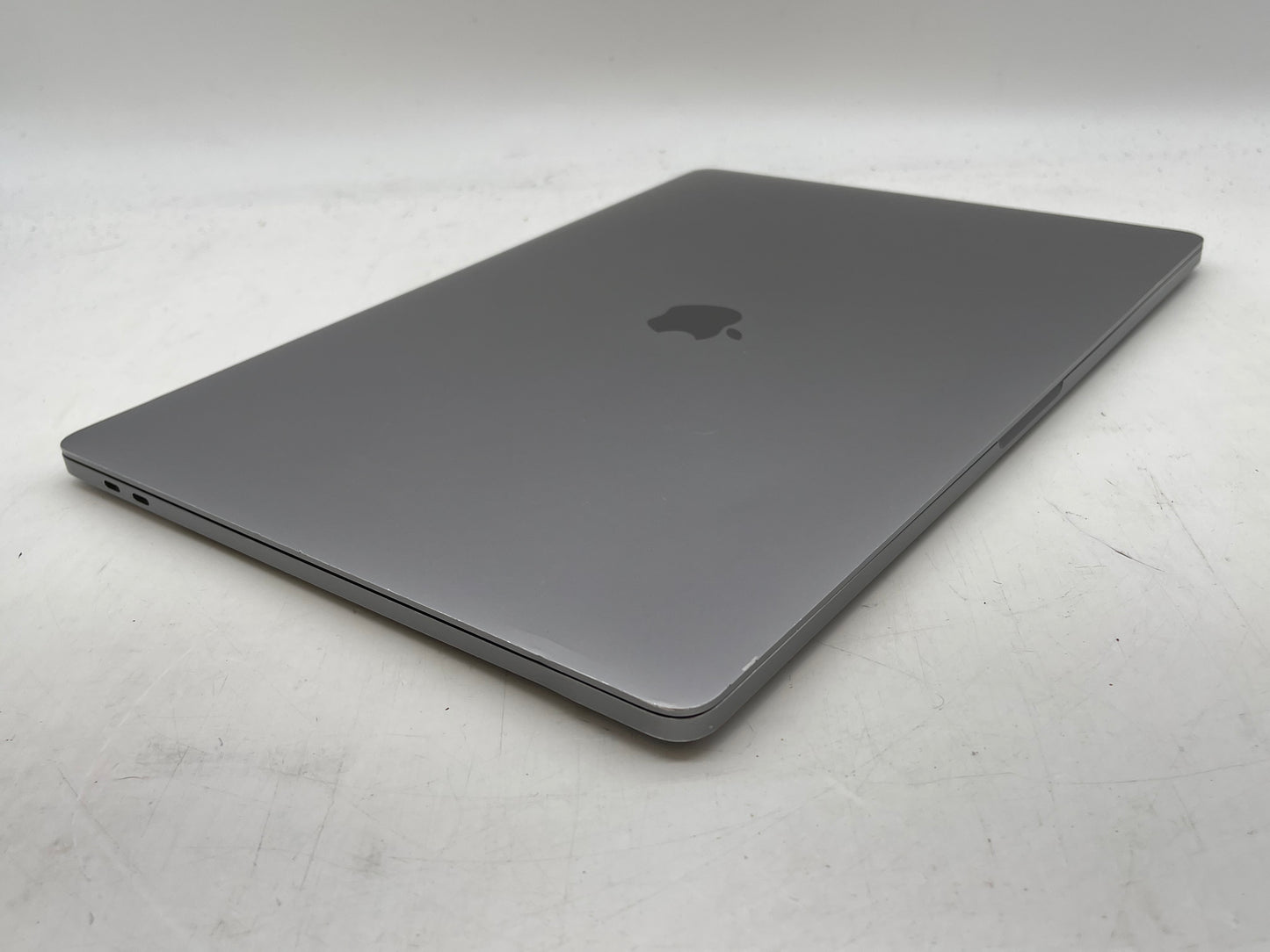 Apple 2019 16" MacBook Pro 2.6GHz i7 16GB RAM 512GB SSD RP5300M 4GB - Very Good