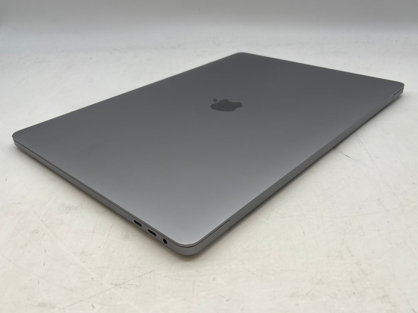 Apple 2019 16" MacBook Pro 2.3GHz 8-Core i9 32GB 1TB SSD RP5500M 4GB - Very Good