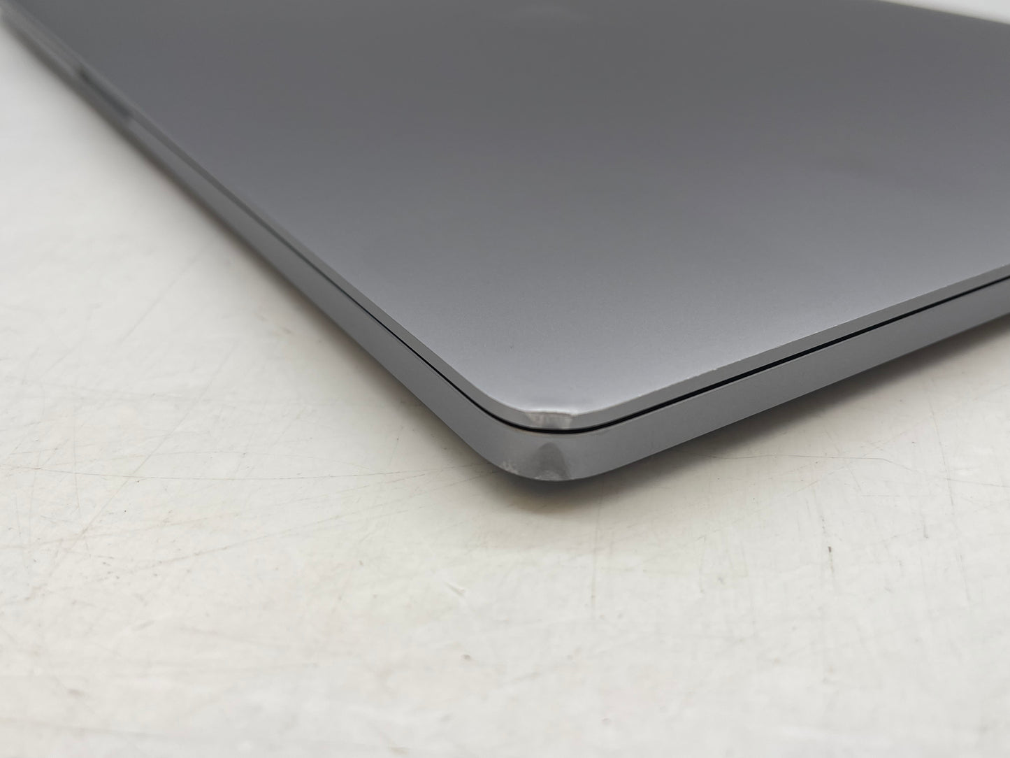 Apple 2019 16" MacBook Pro 2.3GHz 8-Core i9 32GB 1TB SSD RP5500M 4GB - Very Good