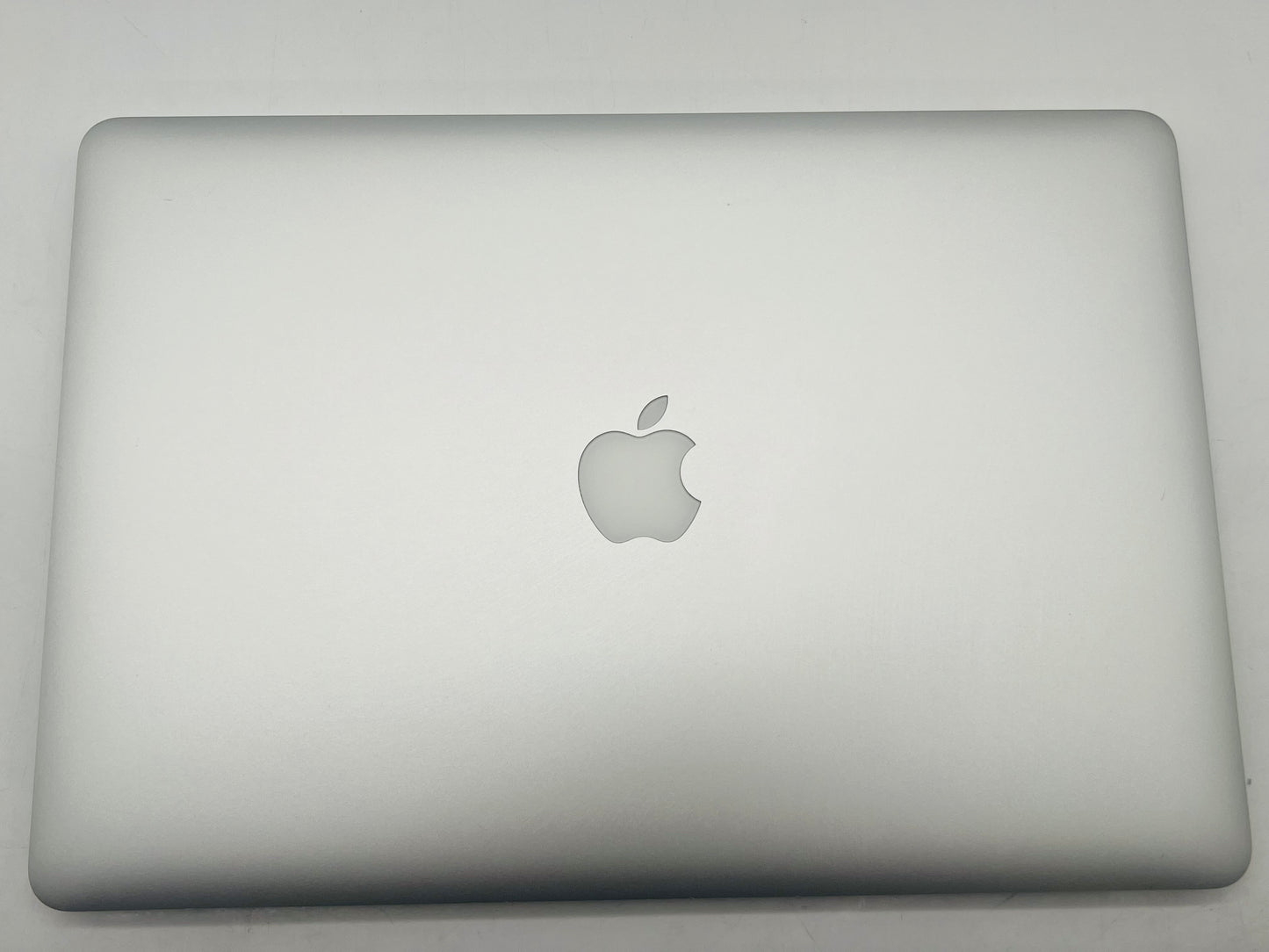 Apple 2013 Macbook Pro 15" 2Ghz Quad-Core i7 8gb 256gb SSD IIP 1536- Very Good