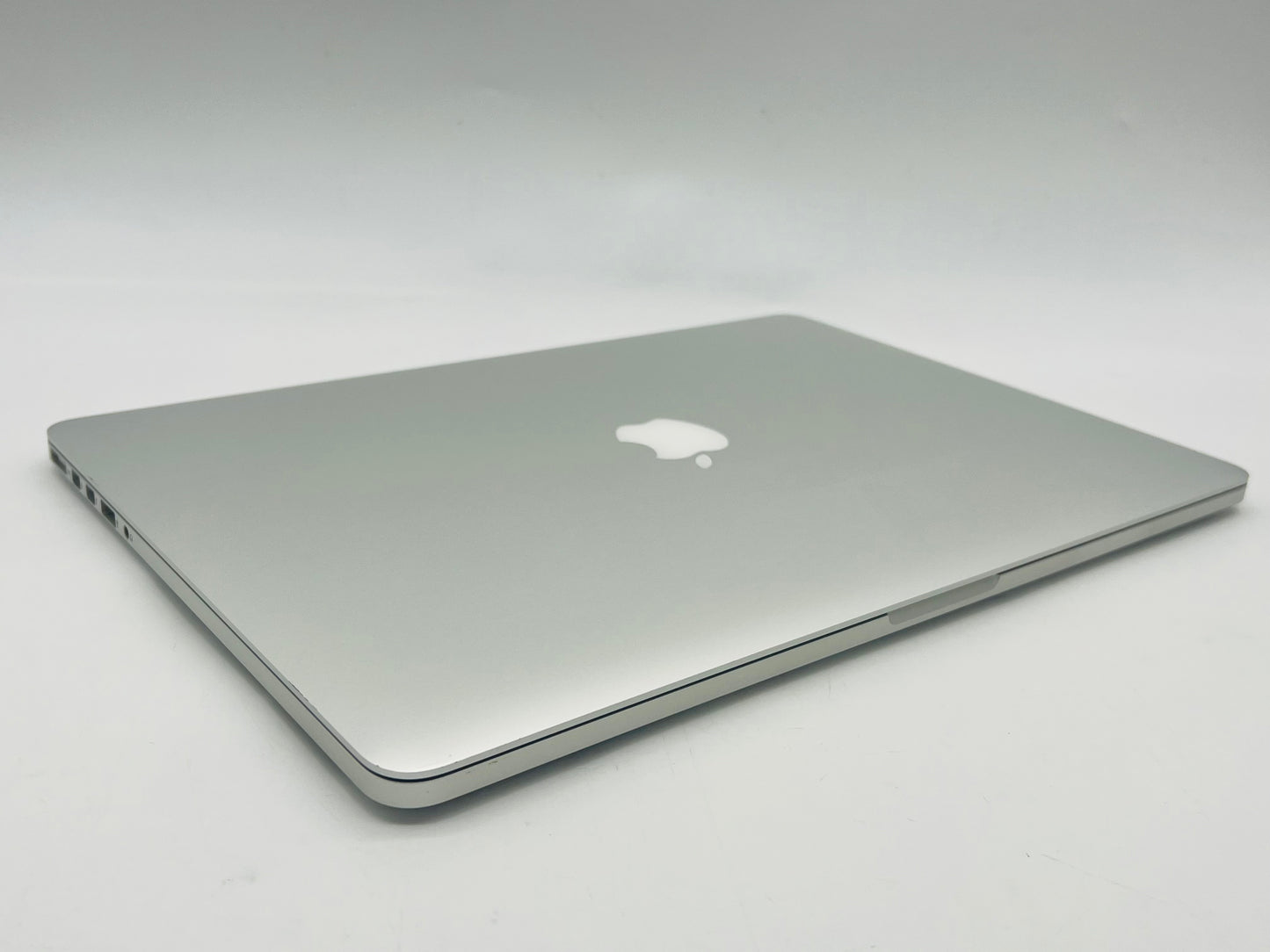 Apple 2013 Macbook Pro 15" 2Ghz Quad-Core i7 8gb 256gb SSD IIP 1536- Very Good