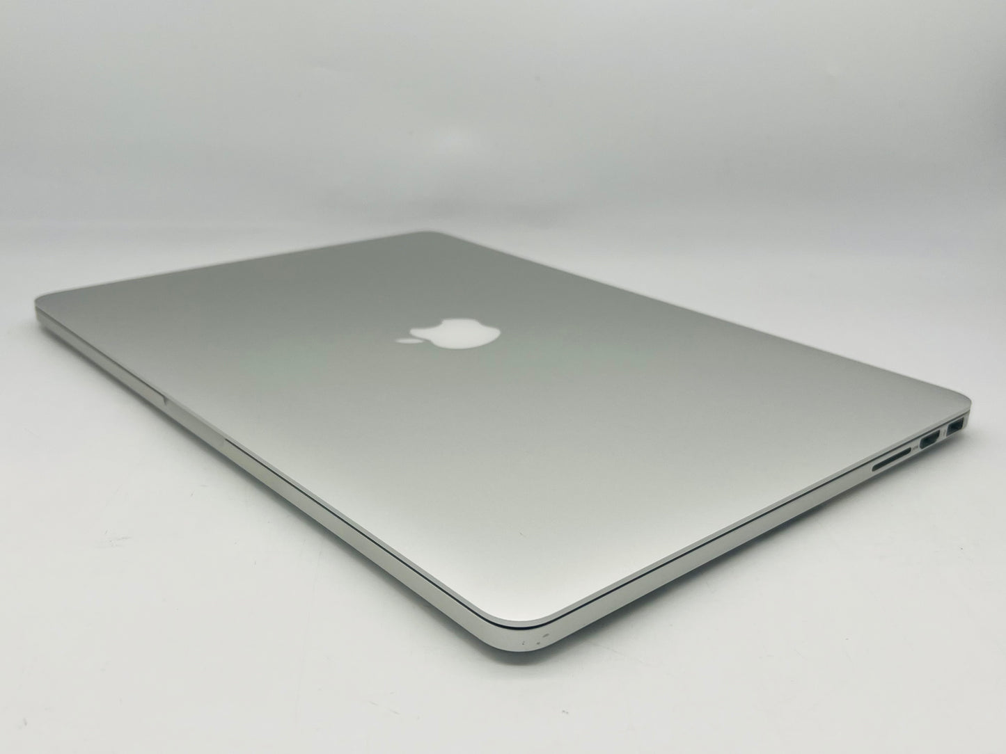 Apple 2013 Macbook Pro 15" 2Ghz Quad-Core i7 8gb 256gb SSD IIP 1536- Very Good