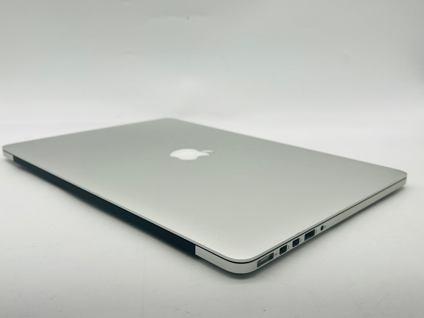 Apple 2013 Macbook Pro 15" 2Ghz Quad-Core i7 8gb 256gb SSD IIP 1536- Very Good