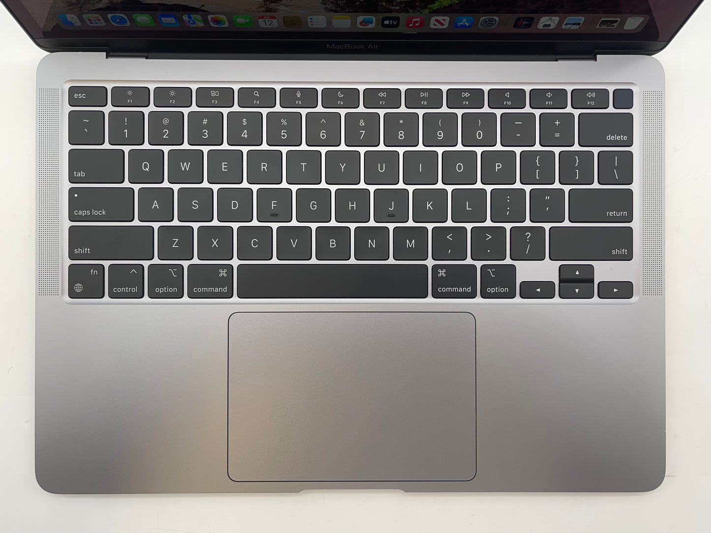 Apple 2020 MacBook Air M1 3.2GHz (7-Core GPU) 8GB RAM 256GB SSD - Very Good