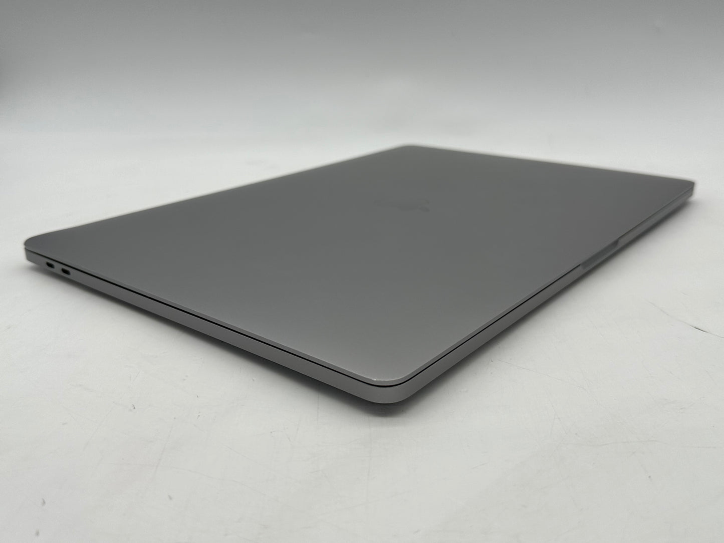 Apple 2019 16" MacBook Pro 2.6GHz i7 16GB RAM 512GB SSD RP5300M 4GB - Very Good