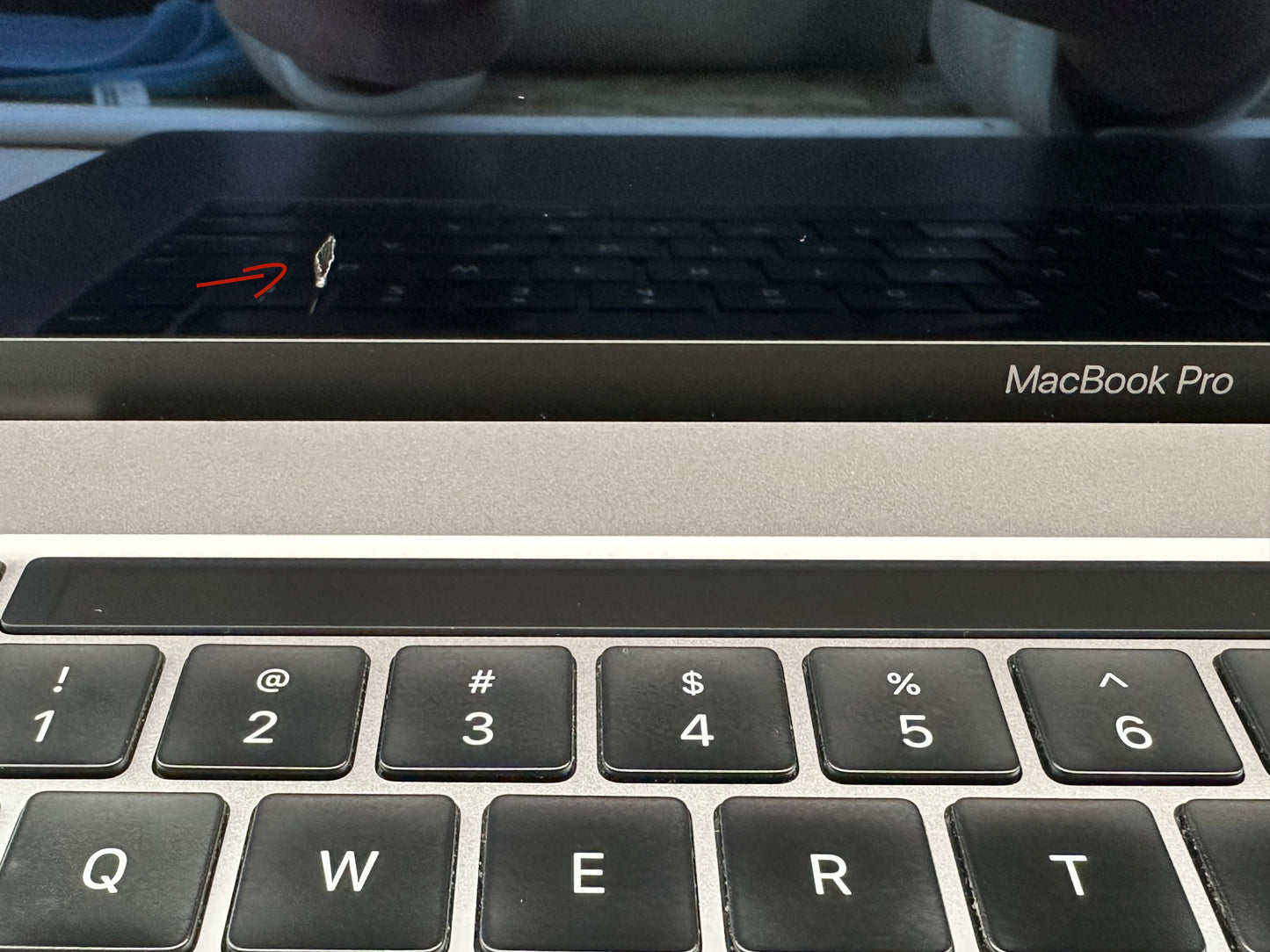 Apple 2019 16" MacBook Pro 2.6GHz i7 16GB RAM 512GB SSD RP5300M 4GB - Very Good