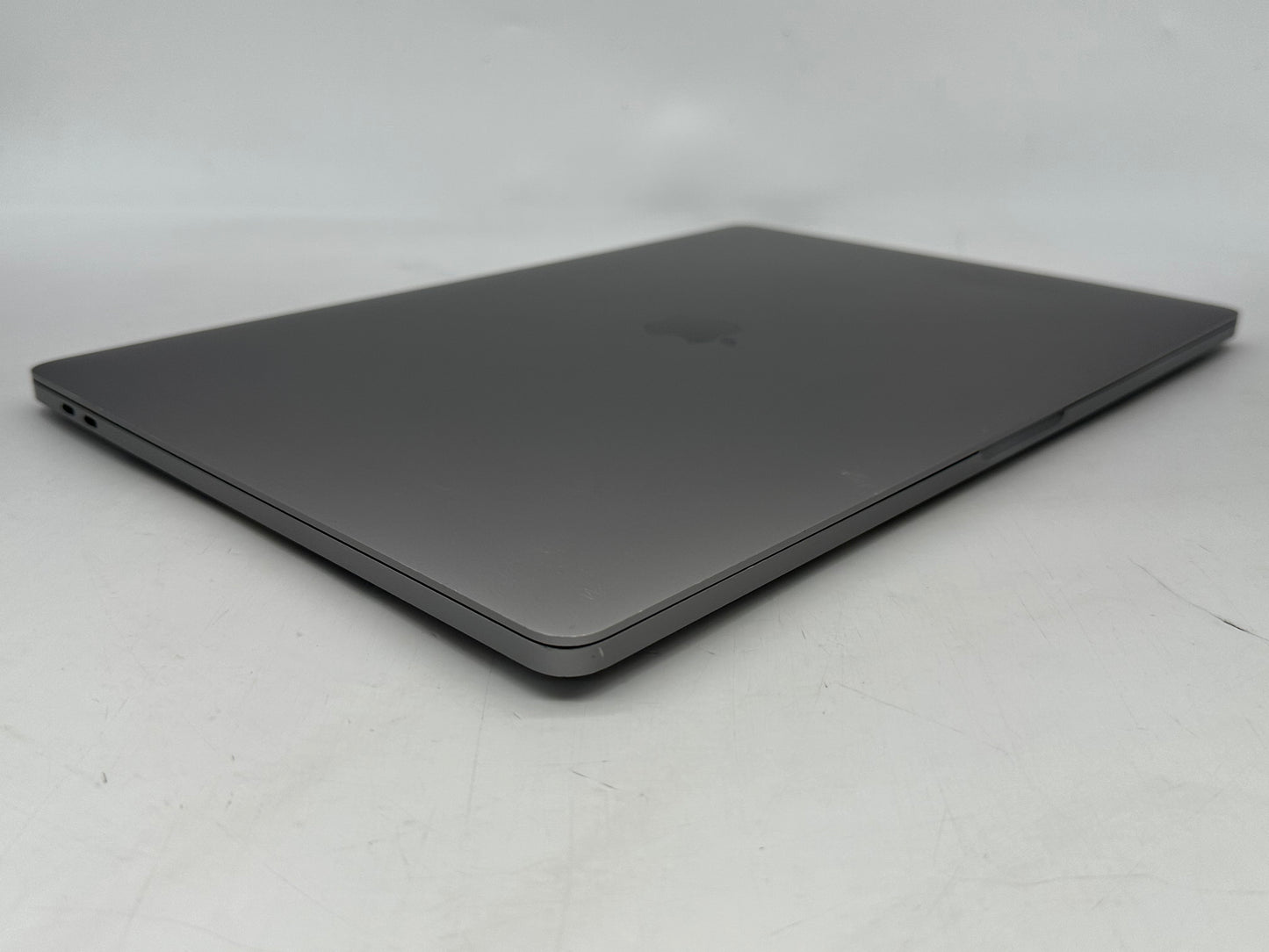 Apple 2019 16" MacBook Pro 2.6GHz i7 16GB RAM 512GB SSD RP5300M 4GB - Very Good