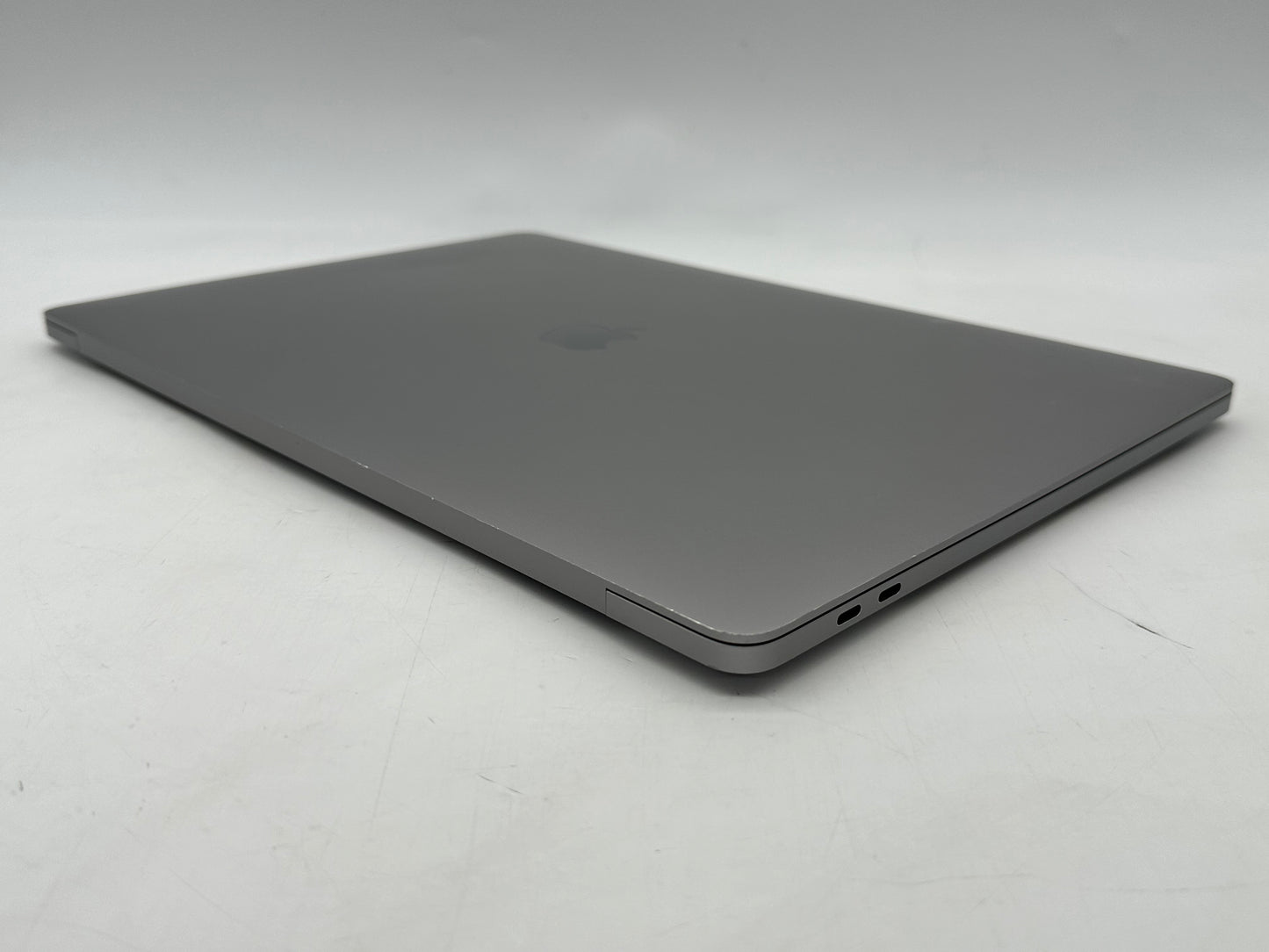 Apple 2019 16" MacBook Pro 2.6GHz i7 16GB RAM 512GB SSD RP5300M 4GB - Very Good