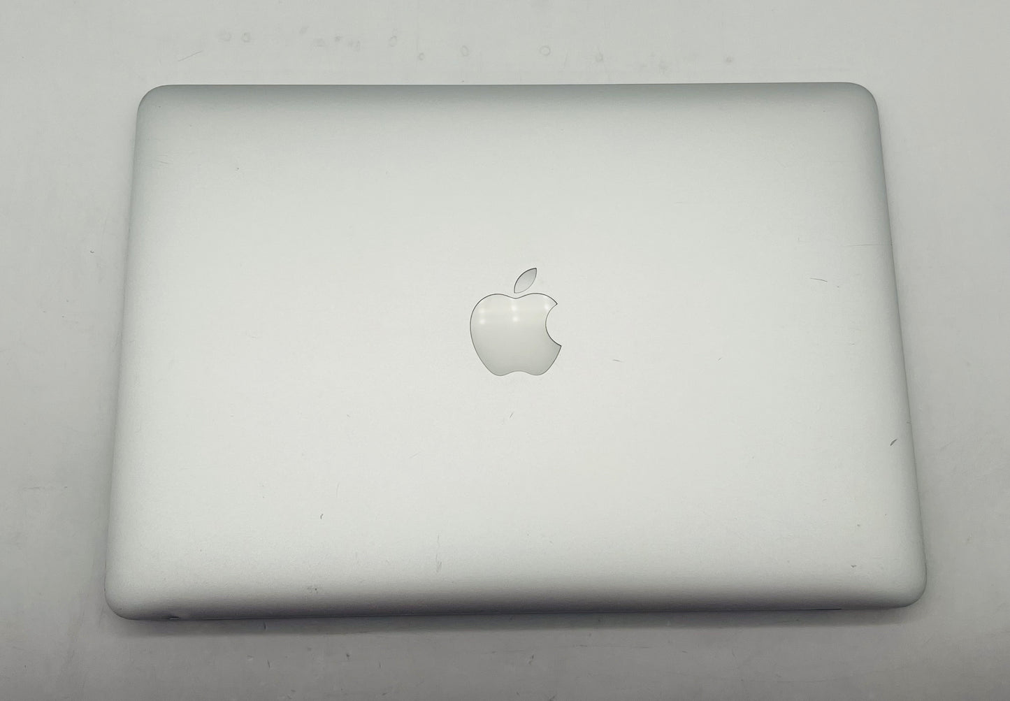 Apple 2015 MacBook Air 13" 1.6GHz Dual Core i5 8GB 128GB SSD IHD 6000- Very Good