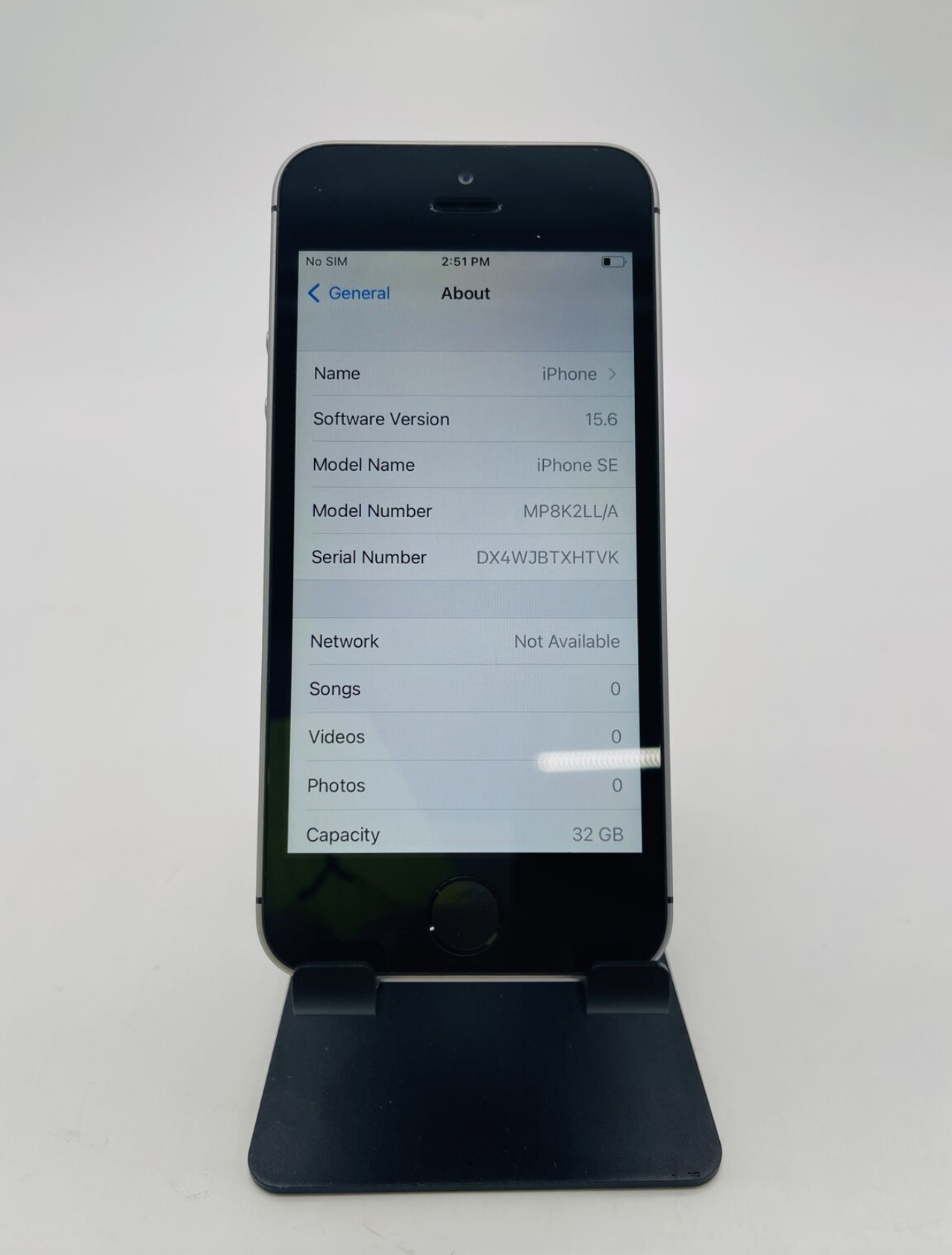 Apple 2016 iPhone SE First Generation GSM/CDMA unlocked 32GB "Space Gray"