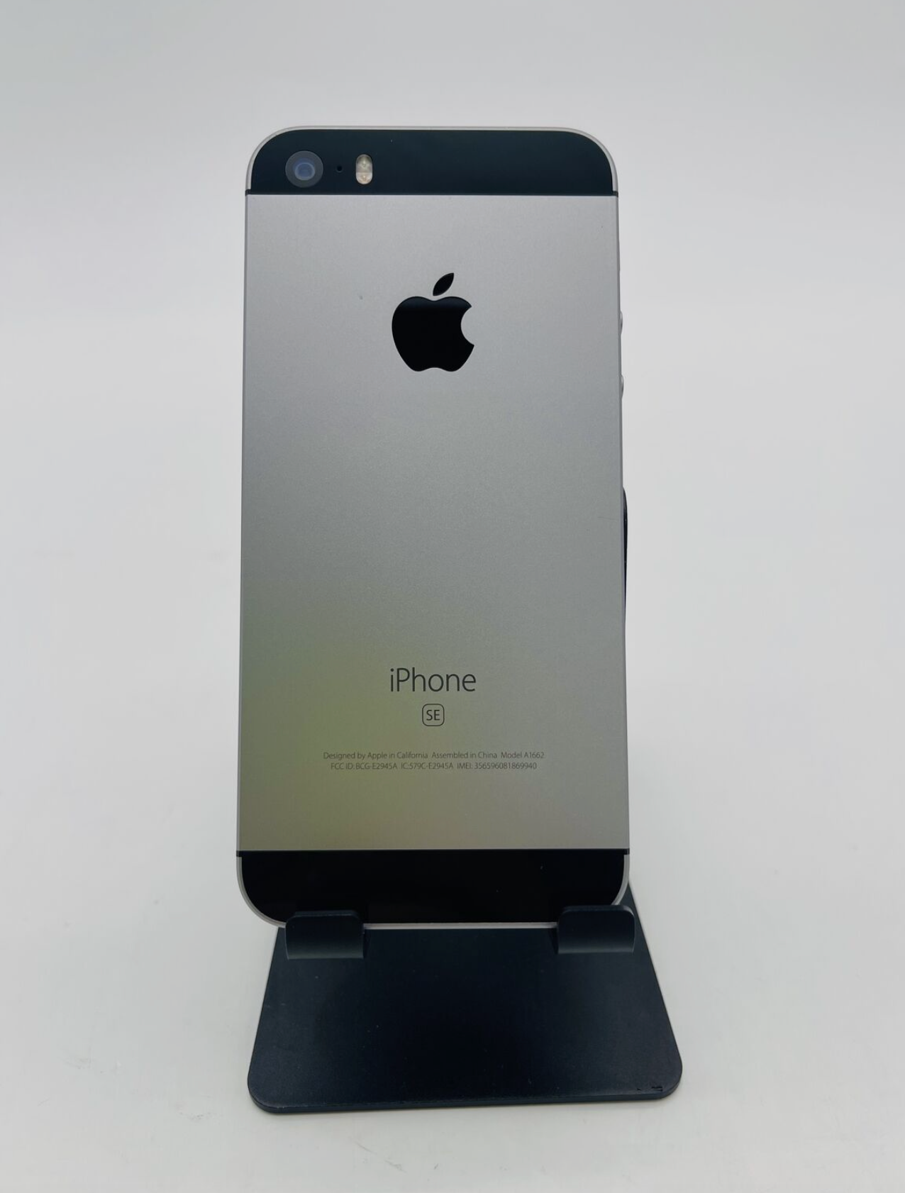 Apple 2016 iPhone SE First Generation GSM/CDMA unlocked 32GB "Space Gray"