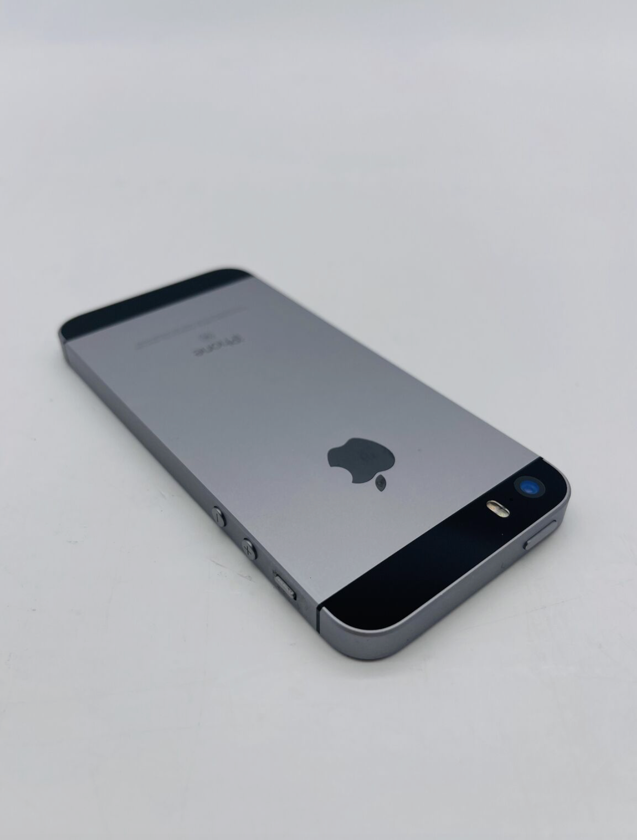 Apple 2016 iPhone SE First Generation GSM/CDMA unlocked 32GB "Space Gray"