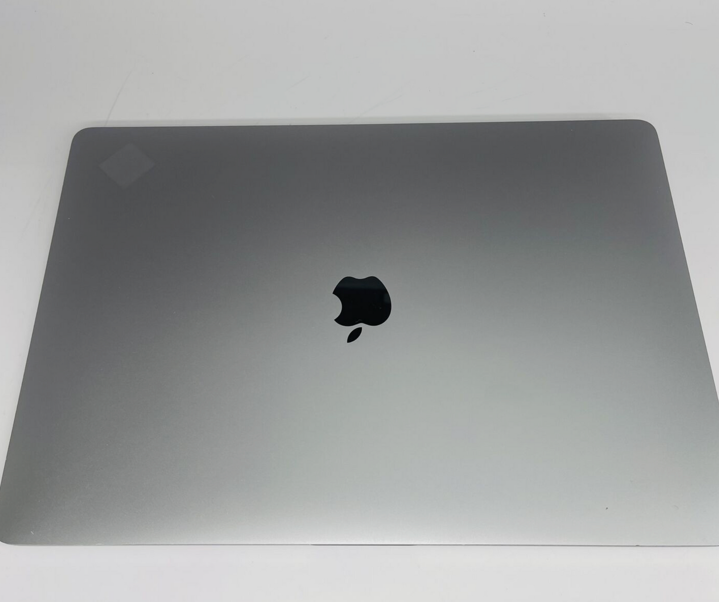 Apple 2016 Macbook Pro 15" 2.7 GHZ Quad Core i7 16GB 512GB RP 460