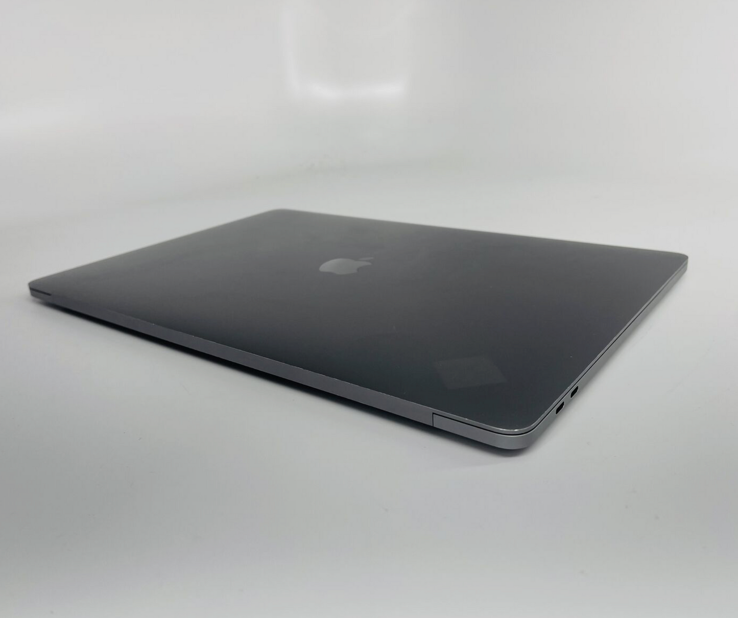 Apple 2016 Macbook Pro 15" 2.7 GHZ Quad Core i7 16GB 512GB RP 460