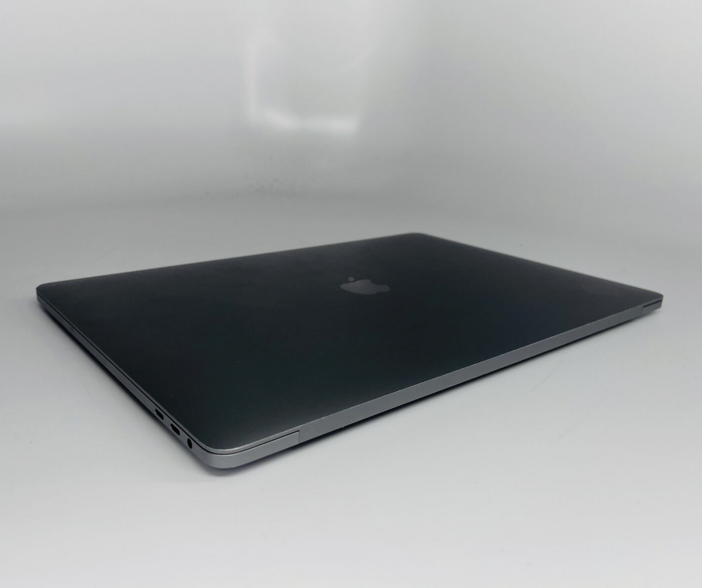 Apple 2016 Macbook Pro 15" 2.7 GHZ Quad Core i7 16GB 512GB RP 460