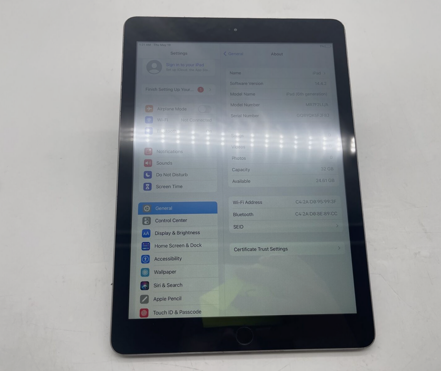 Apple 2016 IPad 6th Generation 32GB "Space Gray"