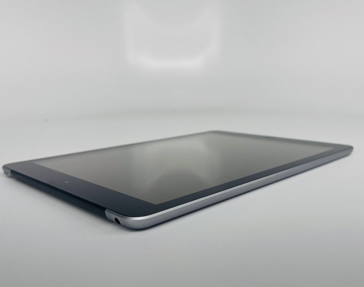 Apple 2016 IPad 6th Generation 32GB "Space Gray" Cellular