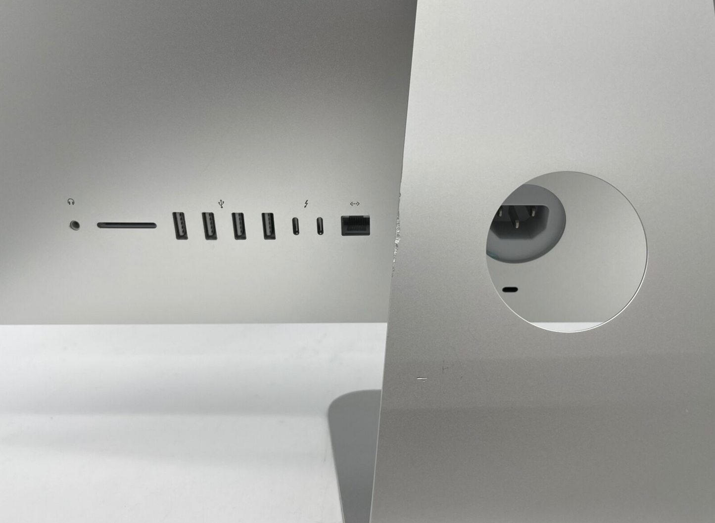 Apple 2017 21.5" 4K iMac 3GHz Quad-Core i5 16GB 256GB SSD RP555 2GB - Very Good