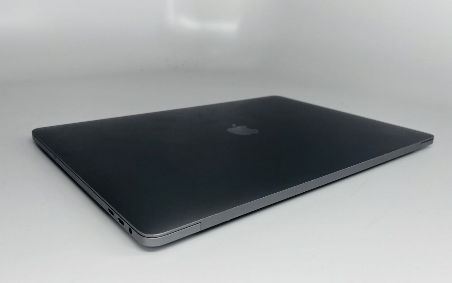 Apple 2016 Macbook Pro 15" 2.7 GHZ Quad Core i7 16GB 512GB SSD RP5300M